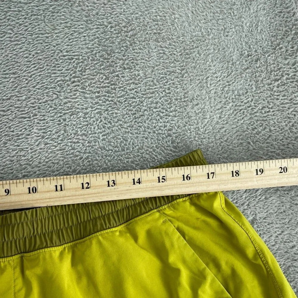 Lululemon Mens Olive Green Running Shorts Size L with Elastic 4705 - Picture 5 of 9